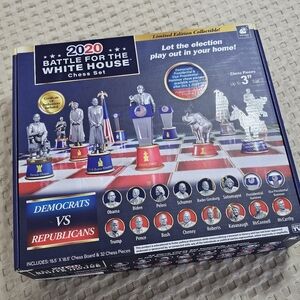 2020 Battle For The White House Chess Set